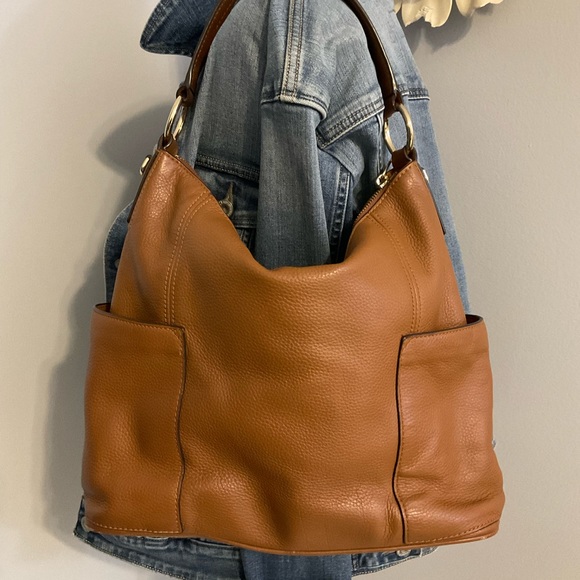 Michael Kors Pebbled Leather Shoulder Bag Camel Side Pockets - Picture 2 of 16